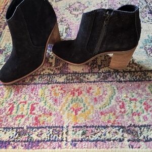 NWT Size 6 Lucky Brand Genuine Oiled Suede Western Black Booties